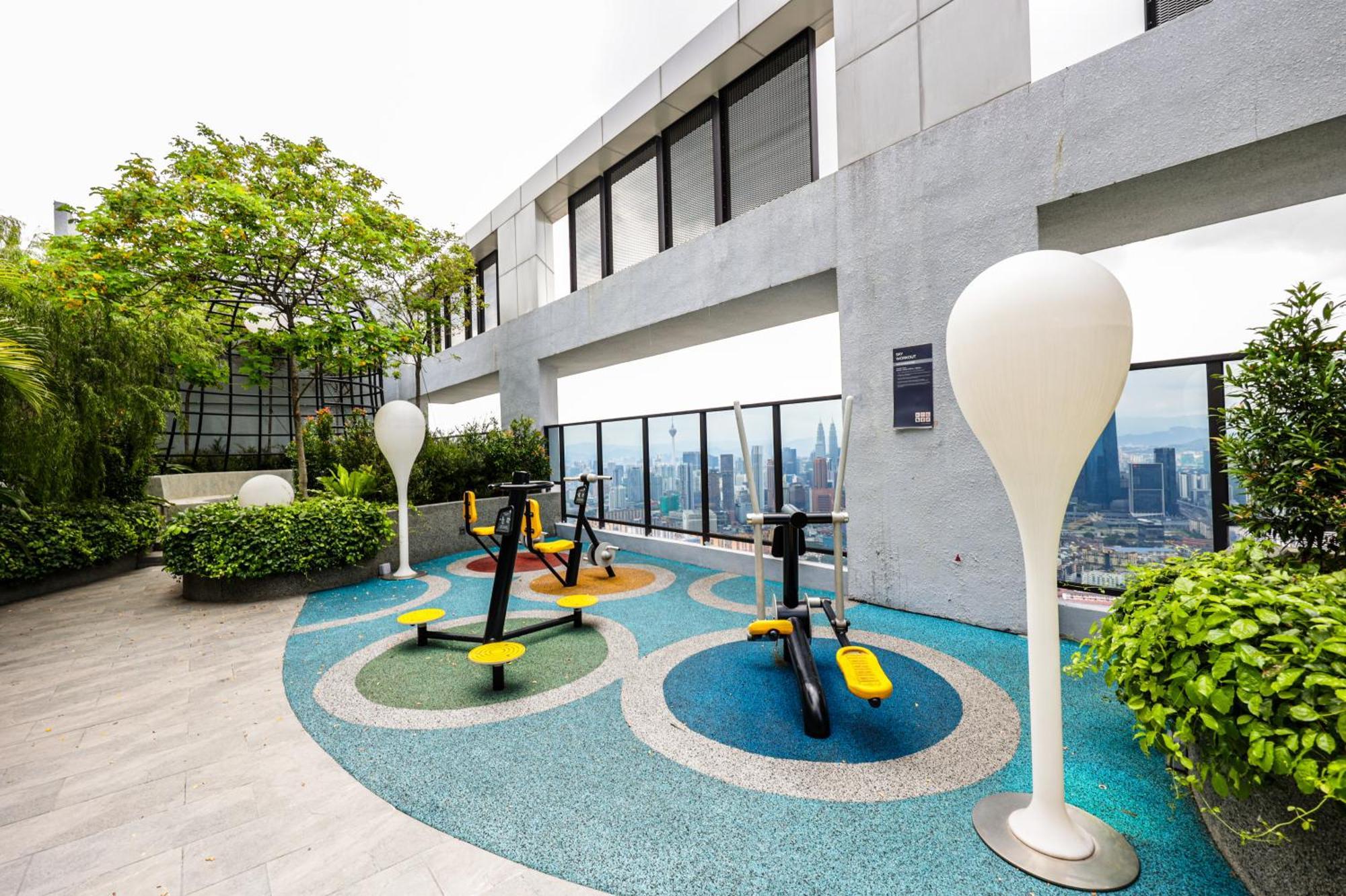 Free Parking - Big Trion By Gomain Apartemen